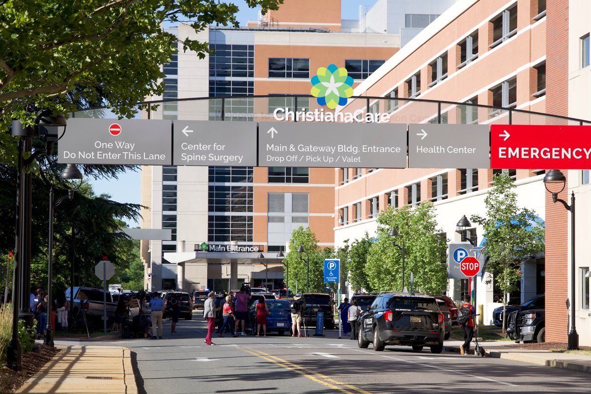 2 people shot inside Delaware hospital, police search for suspect